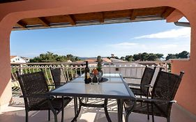 Seaview & Balcony Apartment Petra
